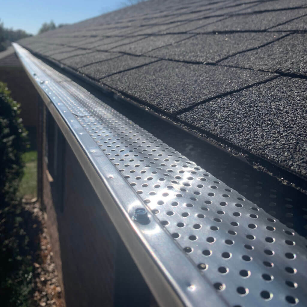 roof-of-a-house-showing-gutter-and-gutter-guard-pr-2022-11-08-09-05-38-utc-sq gutter cleaning Salem Oregon